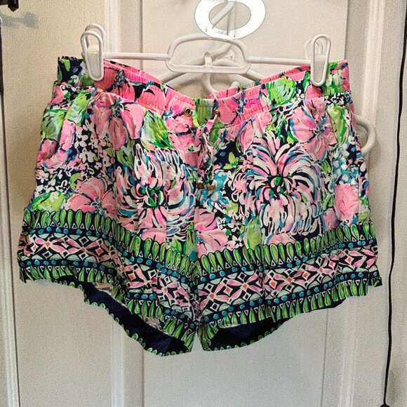 Pre-worn MINT Lilly Pulitzer Women's Size Small Floral Pattern Beach Shorts - Picture 2 of 11